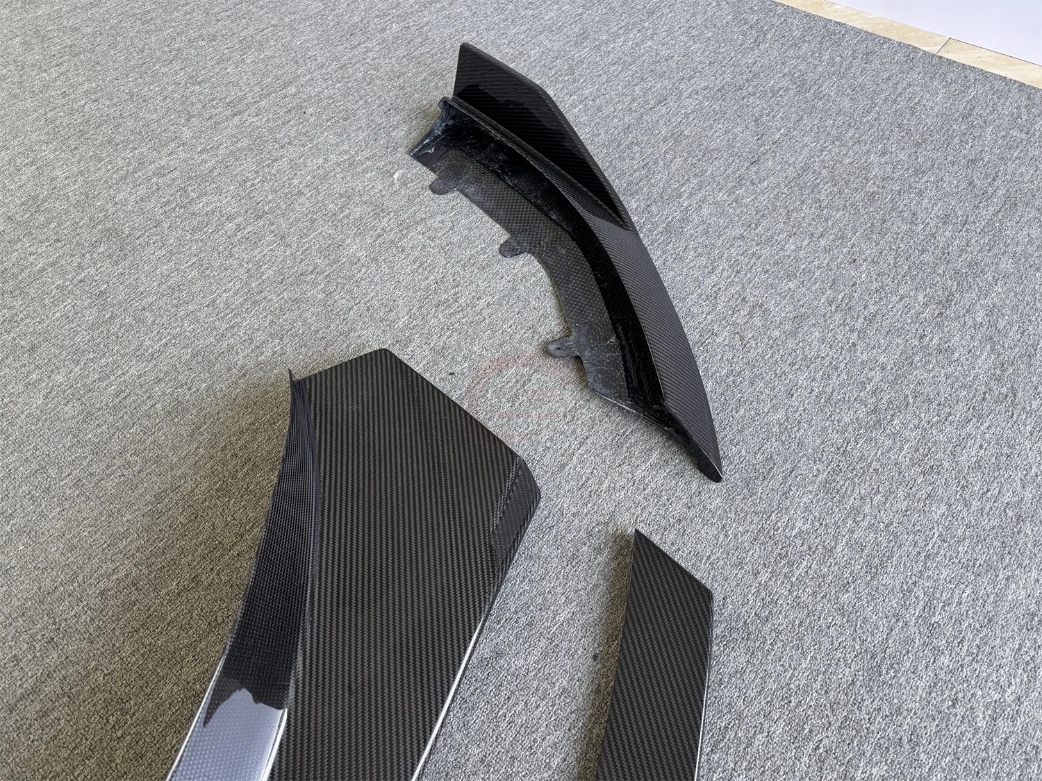 Upgrade Pro Style Dry Carbon Fiber Front Lip Front Bumper Lip Front Bumper Center Cover for McLaren GT Bodykit